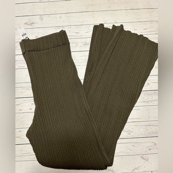 Express Super High Waisted Ribbed Sweater Flair Pant - Picture 2 of 7